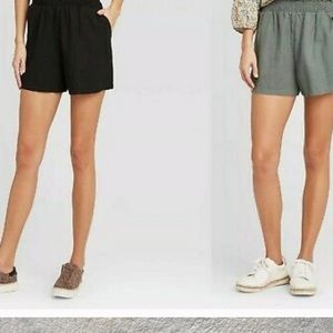 NWT Universal Thread shorts